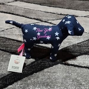 VS PINK RARE NEW YORK YANKEES 2-EDITION MLB PLUSH FOREVER COLLECTIBLE DOG